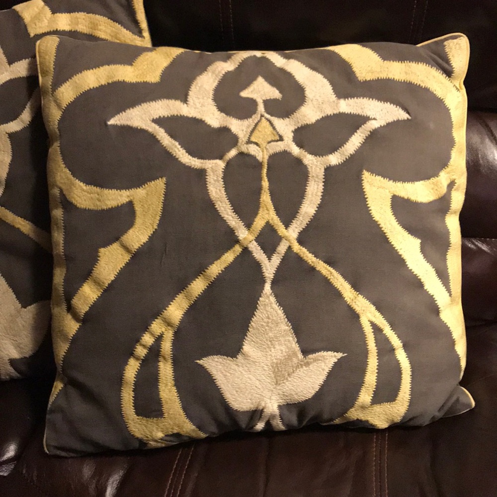 Accent pillows